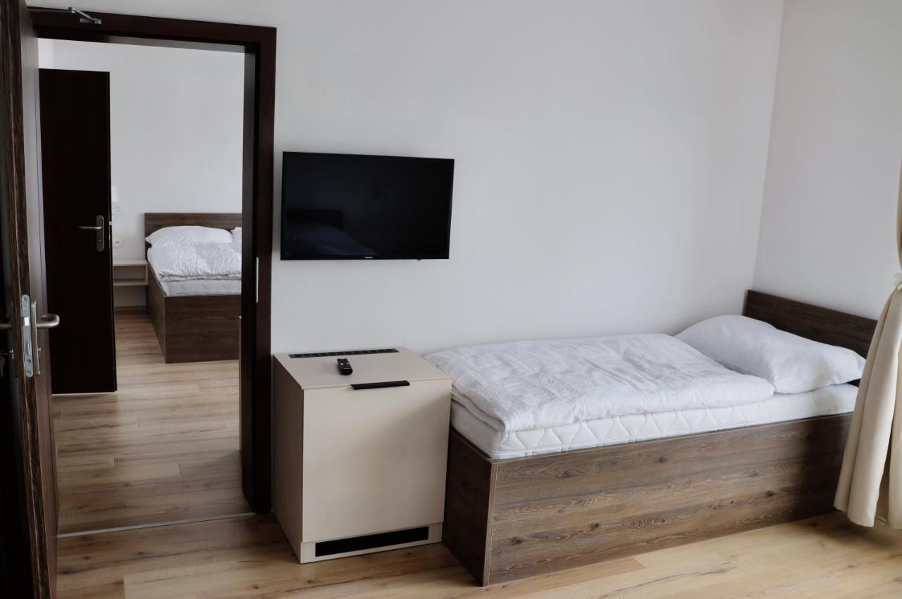 Zafir Hotel Дунавска Стреда Екстериор снимка